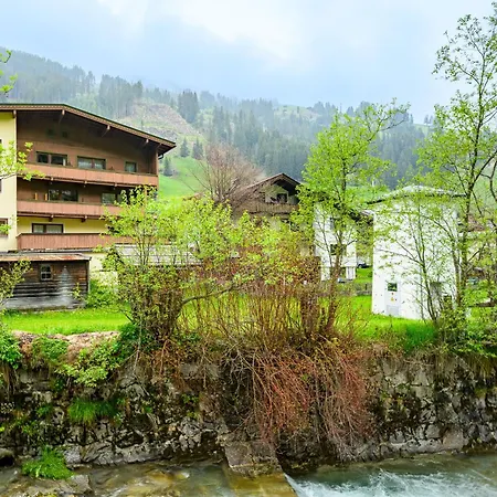 Gaestehaus Dorfschmiede * Tux